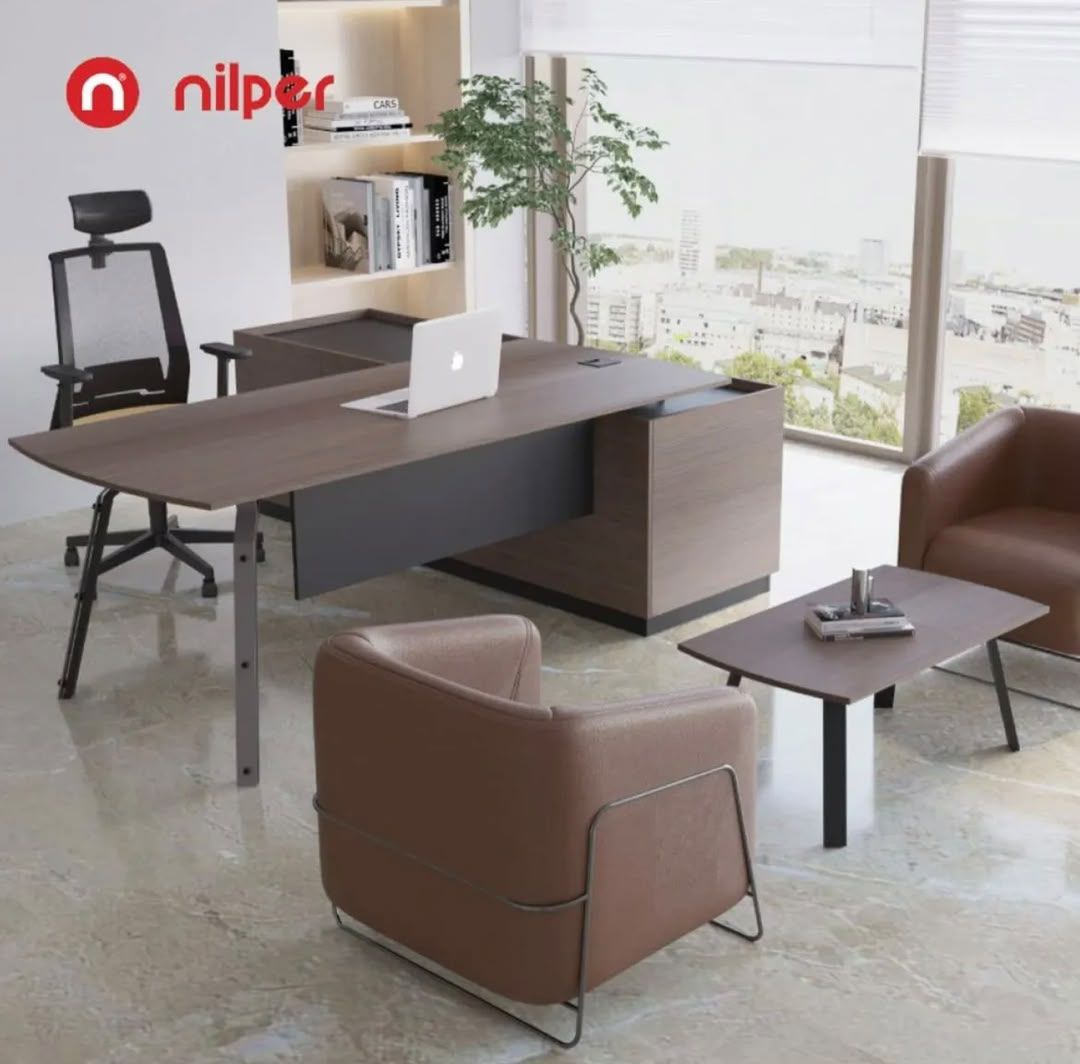 تجهیز اتاق مدیریت